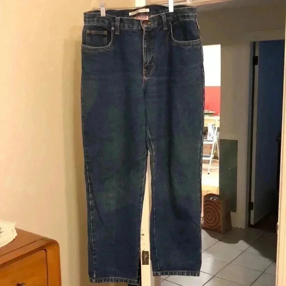 Vintage Bill Blass hi-rise easy fit jeans.  Size 10
